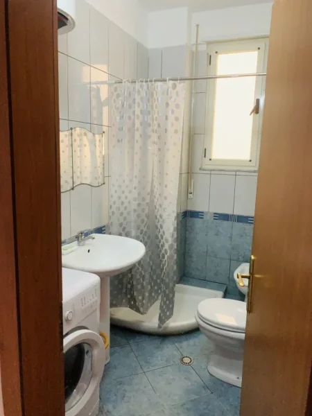 Golem, apartament Rruga e Gjuzve Pallati 12 Shkalla 1