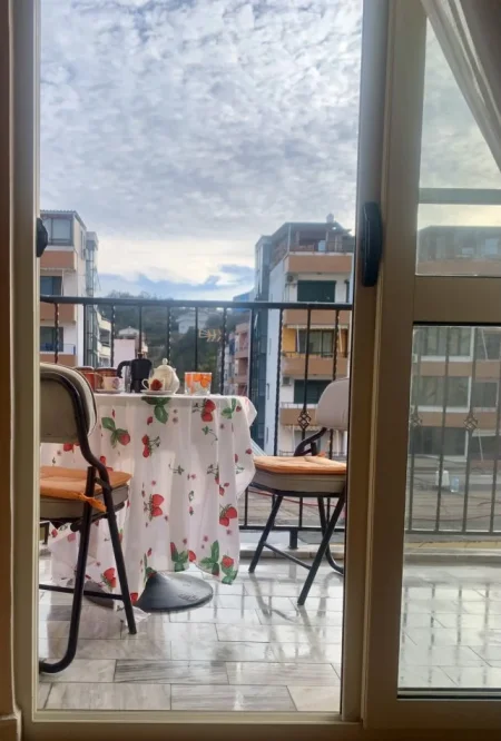 Golem, apartament Rruga e Gjuzve Pallati 12 Shkalla 1