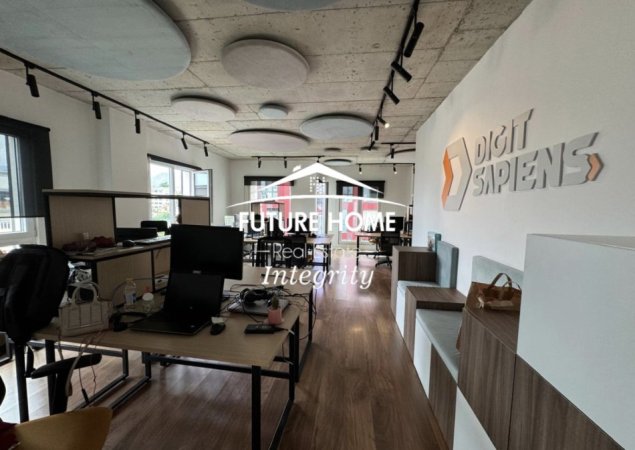 Tirane, jepet me qera ambjent biznesi Kati 4, 175 m² 2.000 € (Rruga Gjeneral Nikols, përball Park Gate)