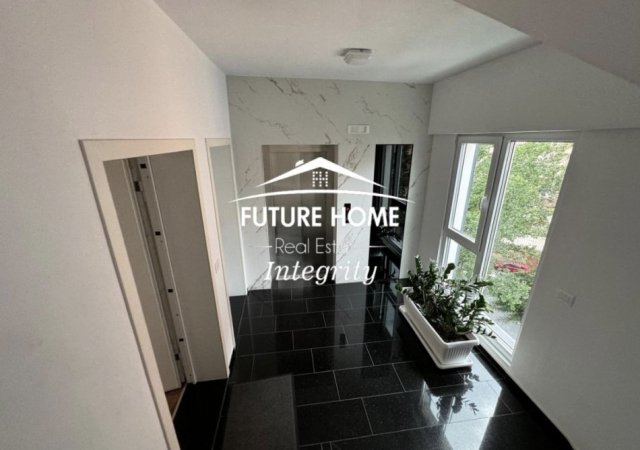 Tirane, jepet me qera ambjent biznesi Kati 4, 175 m² 2.000 € (Rruga Gjeneral Nikols, përball Park Gate)