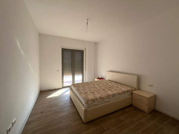 Tirane, jepet me qera apartament 3+1+Ballkon Kati 6, 154 m² 600 € (Tower Bridge)
