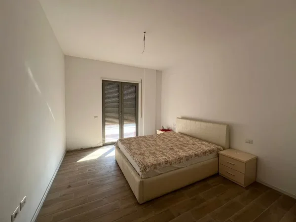 Tirane, jepet me qera apartament 3+1+Ballkon Kati 6, 154 m² 600 € (Tower Bridge)