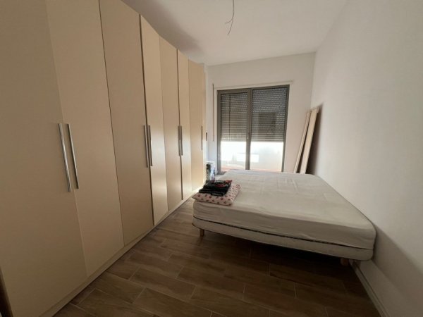 Tirane, jepet me qera apartament 3+1+Ballkon Kati 6, 154 m² 600 € (Tower Bridge)