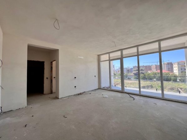 Tirane, shitet apartament 1+1 Kati 3, 80 m² 105.000 € (Stacioni trenit)
