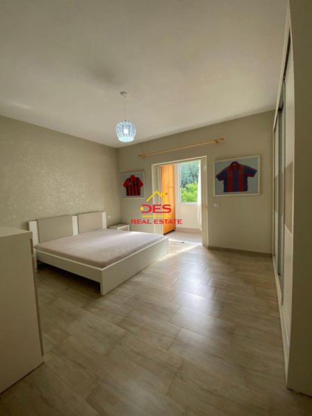 Vlore, shitet apartament 3+1 Kati 3, 220 m² 245.000 € (Rruga Sulejman Delvina)