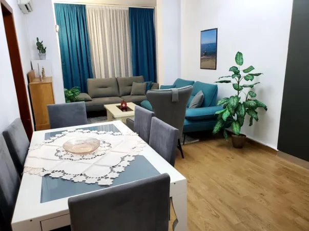 Durres, jepet me qera apartament ne plazh 2+1+Ballkon Kati 3, 75 m² 85 € (Shkembi i Kavajes)