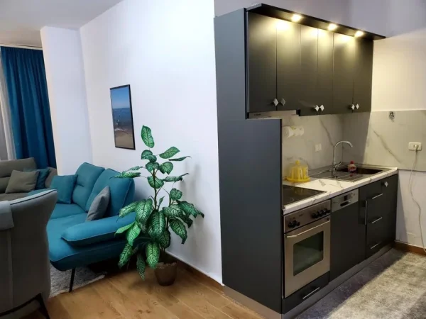 Durres, jepet me qera apartament ne plazh 2+1+Ballkon Kati 3, 75 m² 85 € (Shkembi i Kavajes)