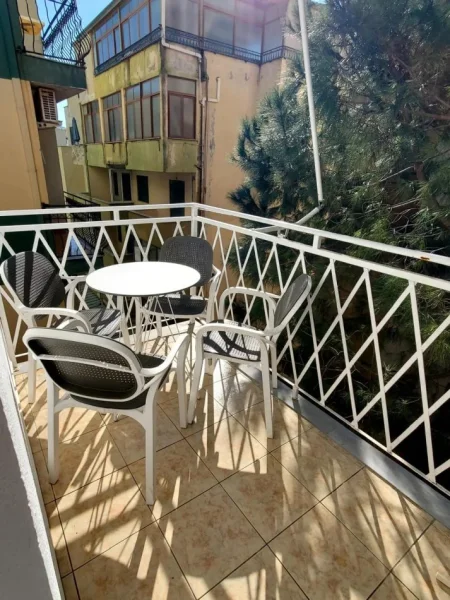 Durres, jepet me qera apartament ne plazh 2+1+Ballkon Kati 3, 75 m² 85 € (Shkembi i Kavajes)