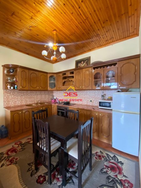 Vlore, shitet shtepi Kati 2, 145.000 € (Topana)