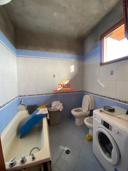Vlore, shitet shtepi Kati 2, 145.000 € (Topana)