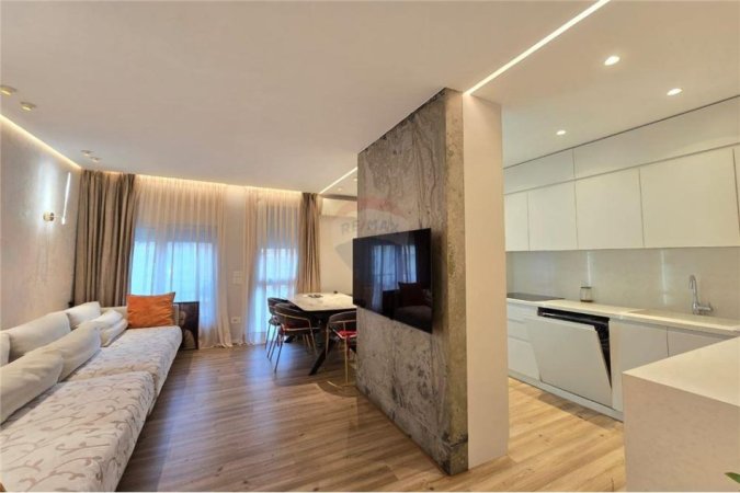 Tirane, jepet me qera apartament 2+1+Ballkon Kati 5, 97 m² 1.000 € (Rruga Serecave)