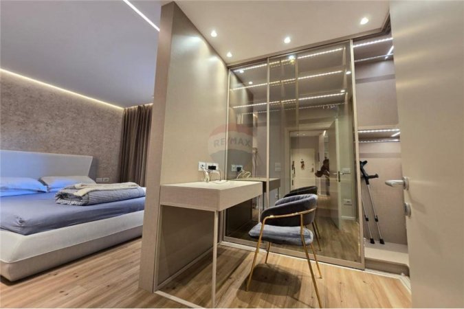 Tirane, jepet me qera apartament 2+1+Ballkon Kati 5, 97 m² 1.000 € (Rruga Serecave)