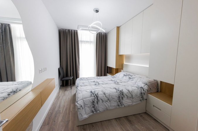 Tirane, jepet me qera apartament 1+1+Ballkon Kati 9, 74 m² 900 € (Lake View)