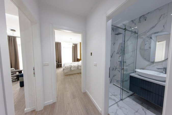Tirane, jepet me qera apartament 1+1+Ballkon Kati 9, 74 m² 900 € (Lake View)