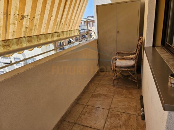 Tirane, jepet me qera apartament 3+1+Ballkon Kati 6, 106 m² 700 € (Stacioni i Trenit)