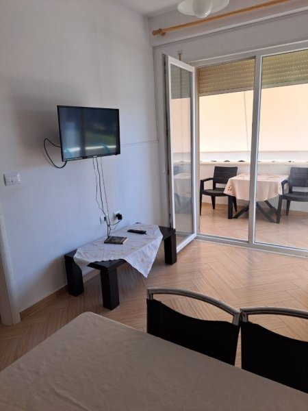 Gjiri Lalezit  jepet me qera apartament 1+1+Ballkon Kati 2, 60 € nata