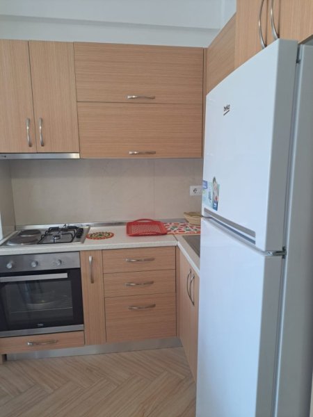 Gjiri Lalezit  jepet me qera apartament 1+1+Ballkon Kati 2, 60 € nata