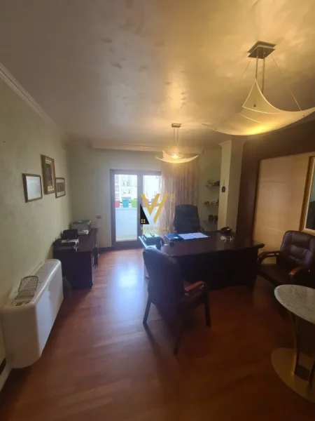 Tirane, shitet apartament 3+1+Ballkon Kati 3, 160 m² 490.000 € (BLLOKU)