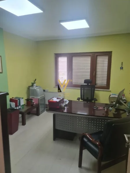 Tirane, shitet apartament 3+1+Ballkon Kati 3, 160 m² 490.000 € (BLLOKU)