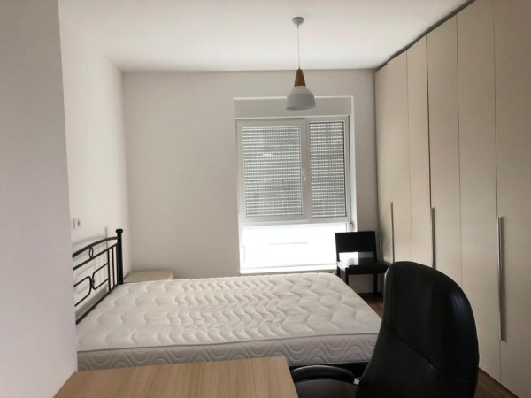 Tirane, jepet me qera apartament 1+1+Ballkon Kati 8, 80 m² 600 € (Frosina Plaku)
