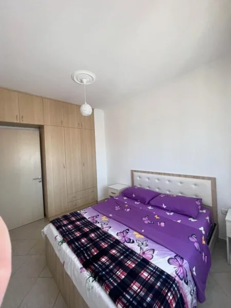 Tirane, jepet me qera apartament 2+1 Kati 5, 95 m² 400 € (yzberisht)