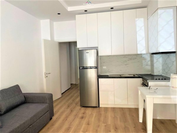 Tirane, jepet me qera apartament 1+1+Ballkon Kati 1, 100 m² 450 € (rrapo hekali)