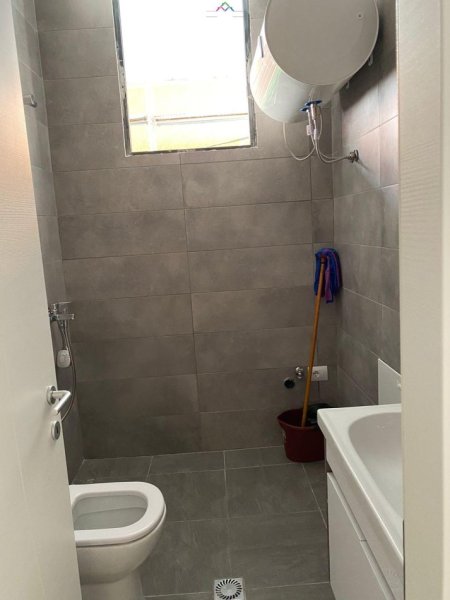 Tirane, jepet me qera apartament 1+1+Ballkon Kati 1, 100 m² 450 € (rrapo hekali)