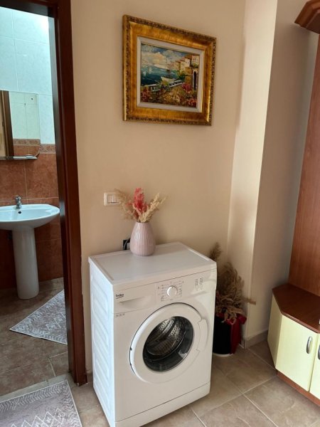 Tirane, jepet me qera apartament 1+1 Kati 5, 65 m² 451 € (Ish-ekspozita)