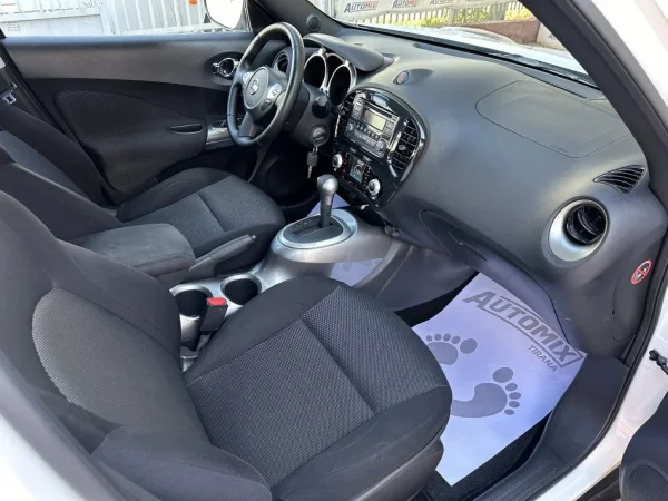 Tirane, shes makine NISSAN JUKE Benzin, e bardhë automatik Klima 75.000 km 9.200 €