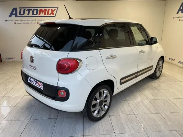 Tirane, shes makine FIAT 500 L Nafte, e bardhë automatik Klima 149.000 km 9.200 €