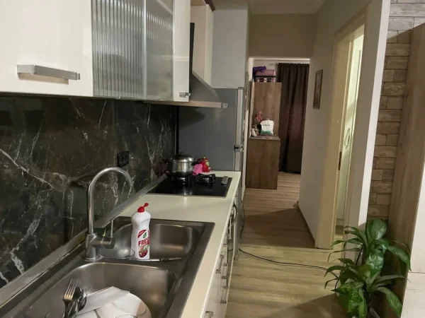 Tirane, jepet me qera apartament 2+1+Ballkon Kati 4, 78 m² 500 € (DON BOSKO)