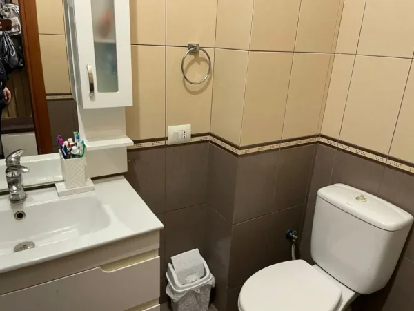 Tirane, jepet me qera apartament 2+1+Ballkon Kati 4, 78 m² 500 € (DON BOSKO)