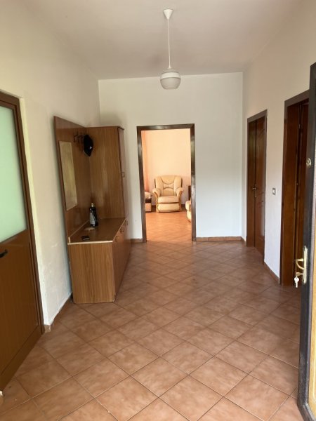 Tirane, jepet me qera shtepi 2+1+Ballkon Kati 1, 103 m² 350 € (Oso kuka tirane)