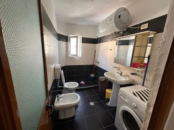 Tirane, jepet me qera apartament 2+1 Kati 3, 75 m² 450 € (Bukevardi zhan dark)