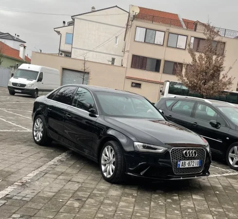 Tirane, shitet makine Audi Nafte, automatik Kondicioner 19.200 km 12.000 €