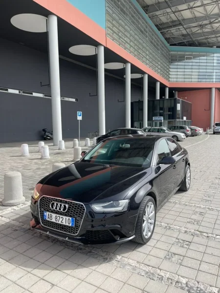 Tirane, shitet makine Audi Nafte, automatik Kondicioner 19.200 km 12.000 €