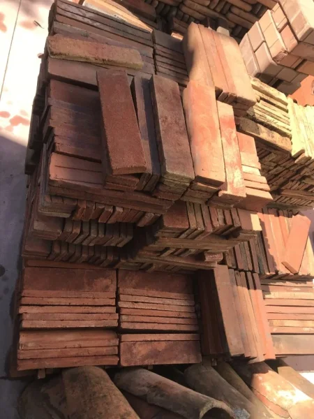 Tirane, shes Tulla shamat zjarrduruese te reja dhe te perdorura, Pllaka balte per veshje ambjentesh të ndryshme, llaç shamat zjarrdurues, oxhaqe, furra etj 10 €