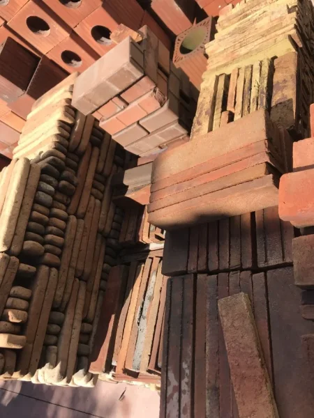 Tirane, shes Tulla shamat zjarrduruese te reja dhe te perdorura, Pllaka balte per veshje ambjentesh të ndryshme, llaç shamat zjarrdurues, oxhaqe, furra etj 10 €