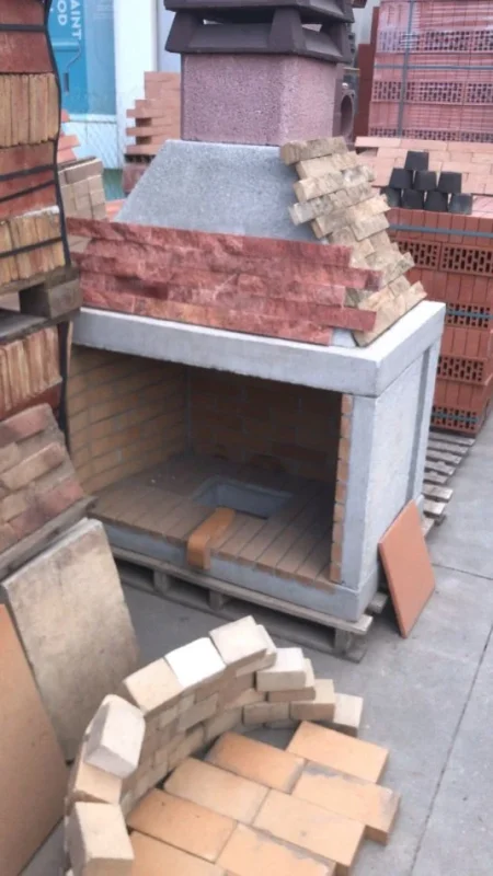 Tirane, shes Tulla shamat zjarrduruese te reja dhe te perdorura, pllaka balte veshjeje, Tulla xhami, llaç shamat, aksesor dekorues balte, etj.. 10 €