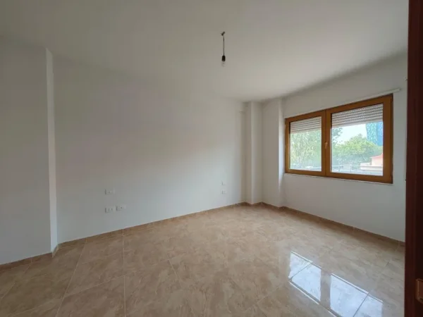 Tirane, Apartament 2+1 me qira  Kati 2, 139 m² 1.500 € (Bllok)