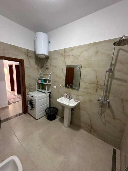 Tirane, jepet me qera apartament 1+1 Kati 3, 70 m² 350 € (Tasim shehu)