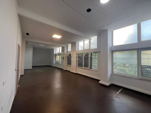 Tirane, jepet me qera ambjent biznesi Kati 8, 2.000 € (rruga e dibres)