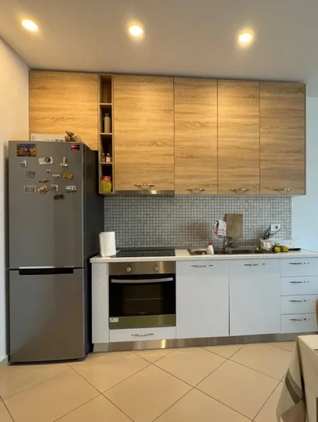 Tirane, jepet me qera apartament 2+1+Ballkon Kati 3, 80 m² 500 € (21 Dhjetori)