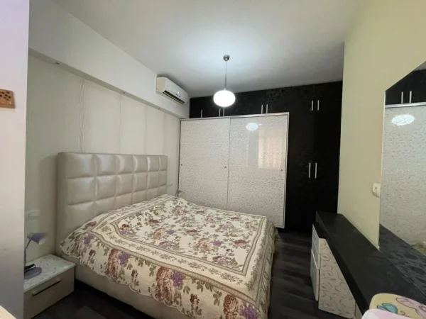 Tirane, jepet me qera apartament 2+1+Aneks Kati 5, 100 m² 550 € (Rruga Sokrat Miho)