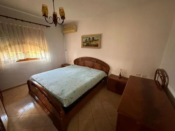 Tirane, Apartament me qira 2+1 Kati 4, 79 m² 400 € (Bulevardi Zhan D`ark)