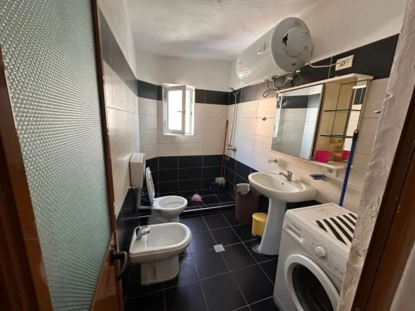 Tirane, Apartament me qira 2+1 Kati 4, 79 m² 400 € (Bulevardi Zhan D`ark)