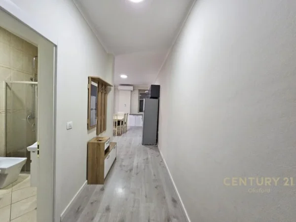 Tirane, jepet me qera apartament 1+1 Kati 2, 82 m² 520 € 