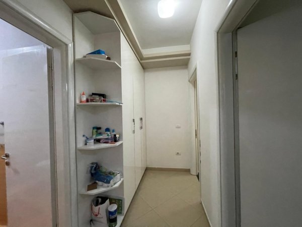 Tirane, jepet me qera apartament 2+1+Ballkon Kati 5, 110 m² 550 € (Astir)