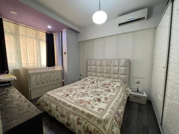 Tirane, jepet me qera apartament 2+1+Ballkon Kati 5, 110 m² 550 € (Astir)