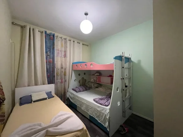 Tirane, jepet me qera apartament 2+1+Ballkon Kati 5, 110 m² 550 € (Astir)